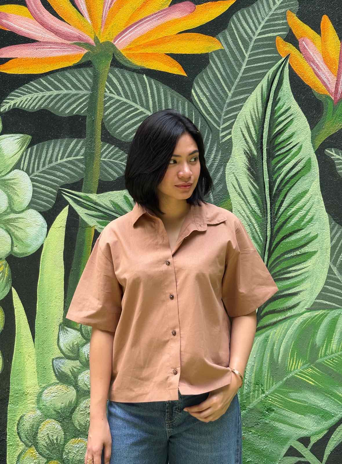 Pambahaymnl Buttoned Linen Top