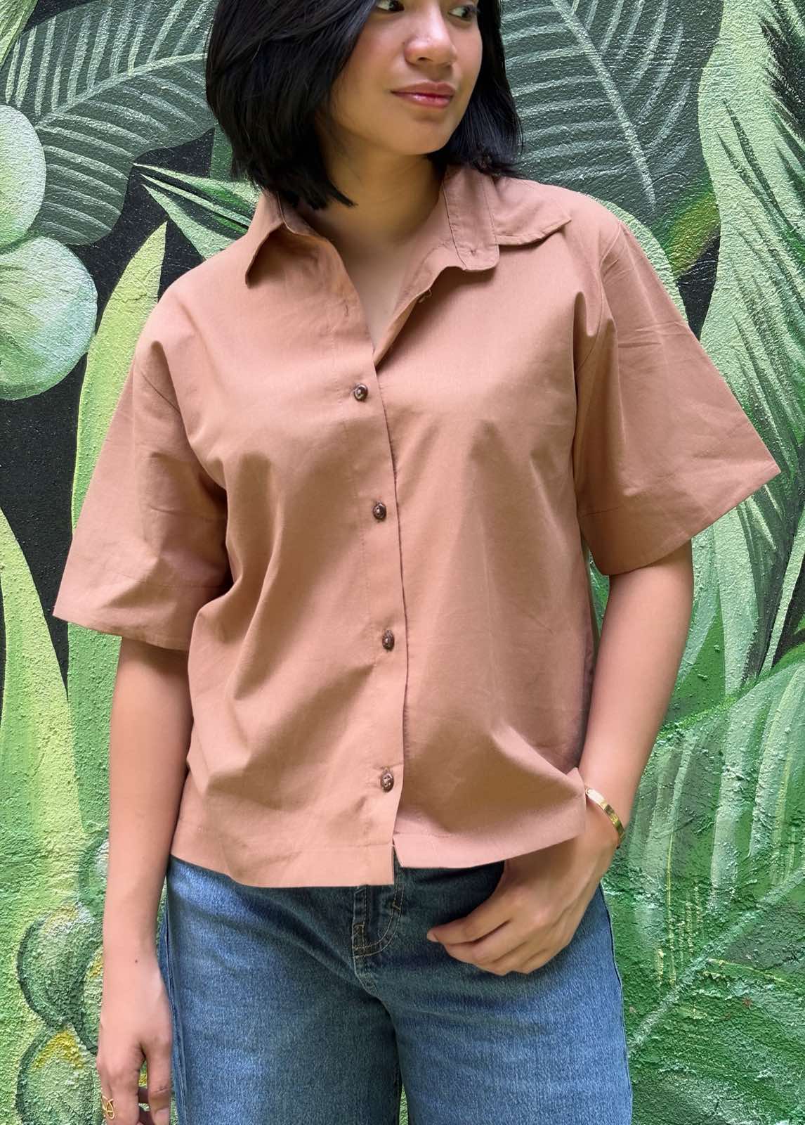 Pambahaymnl Buttoned Linen Top