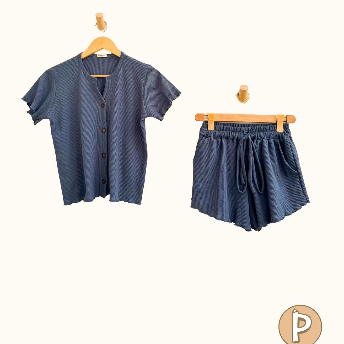 Pambahaymnl Buttoned Waffle Set