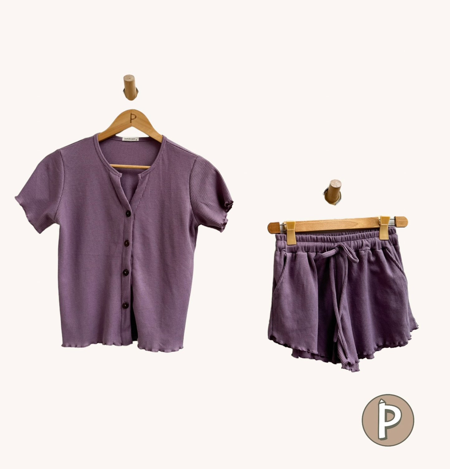 Pambahaymnl Buttoned Waffle Set