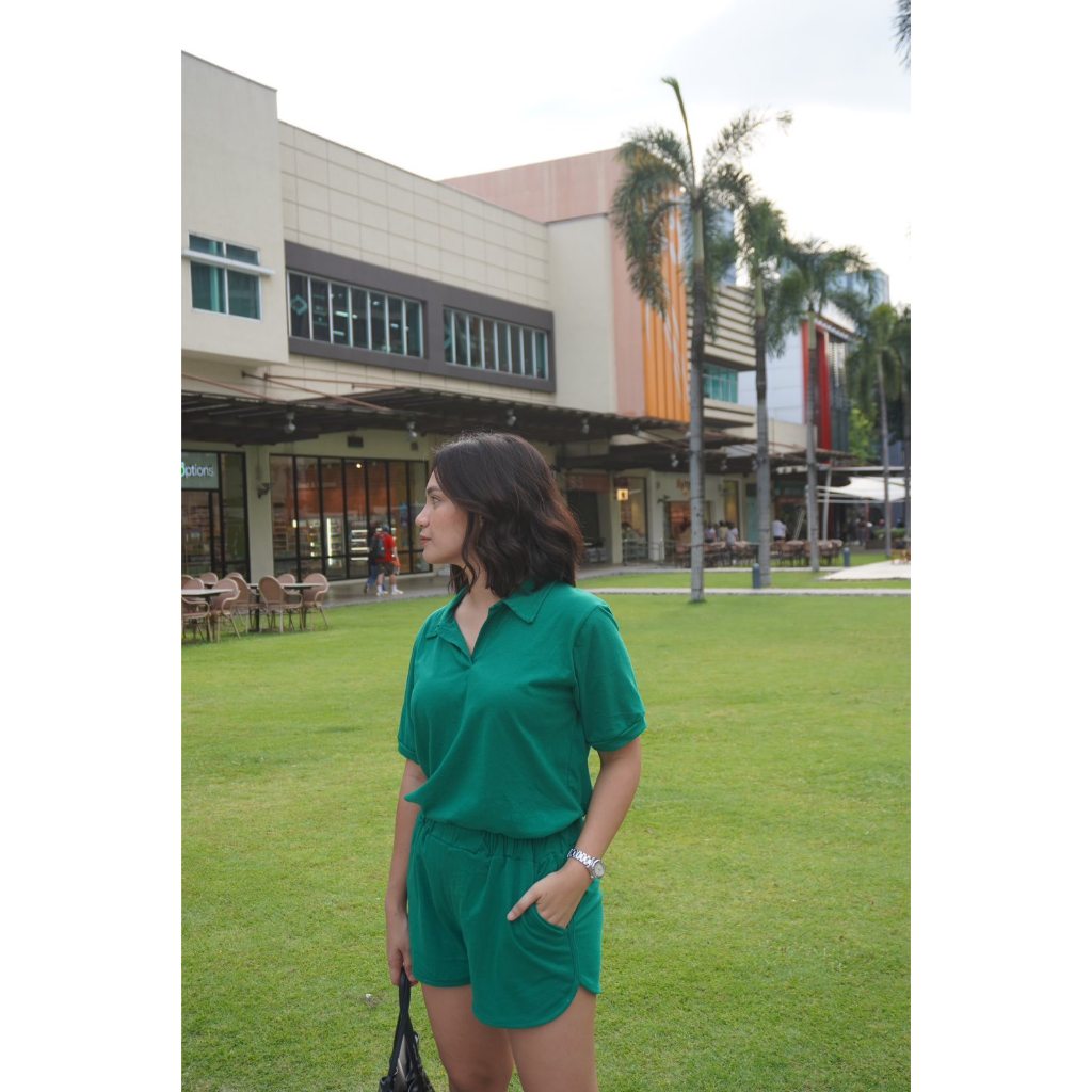 Pambahaymnl Sleek & Sporty Lounge Set