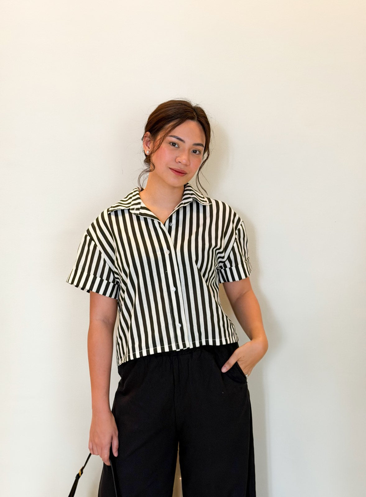 Pambahaymnl Striped Cropped Button Shirt