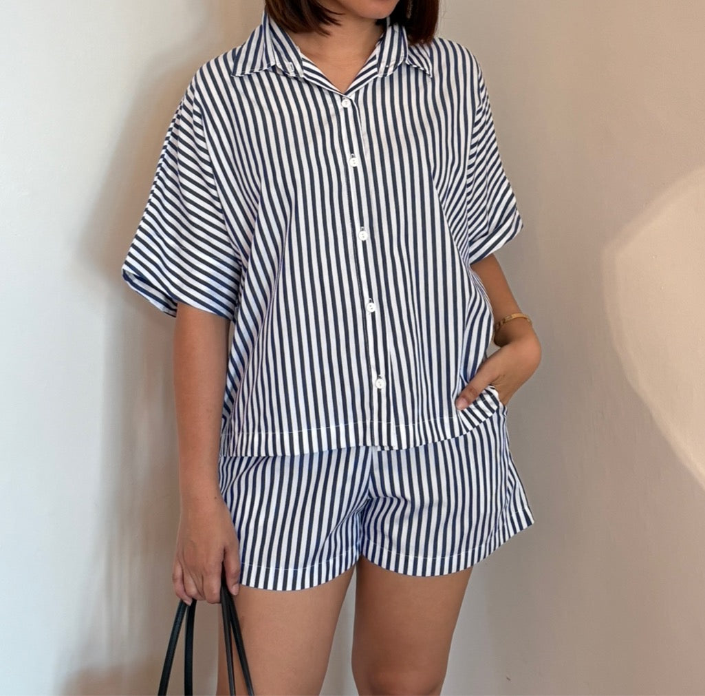 Pambahaymnl Batwing Buttoned Set