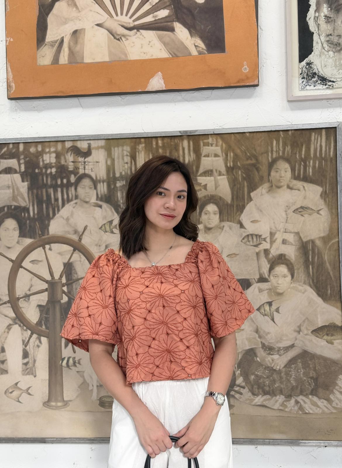 Pambahaymnl Eyelet Puff Top