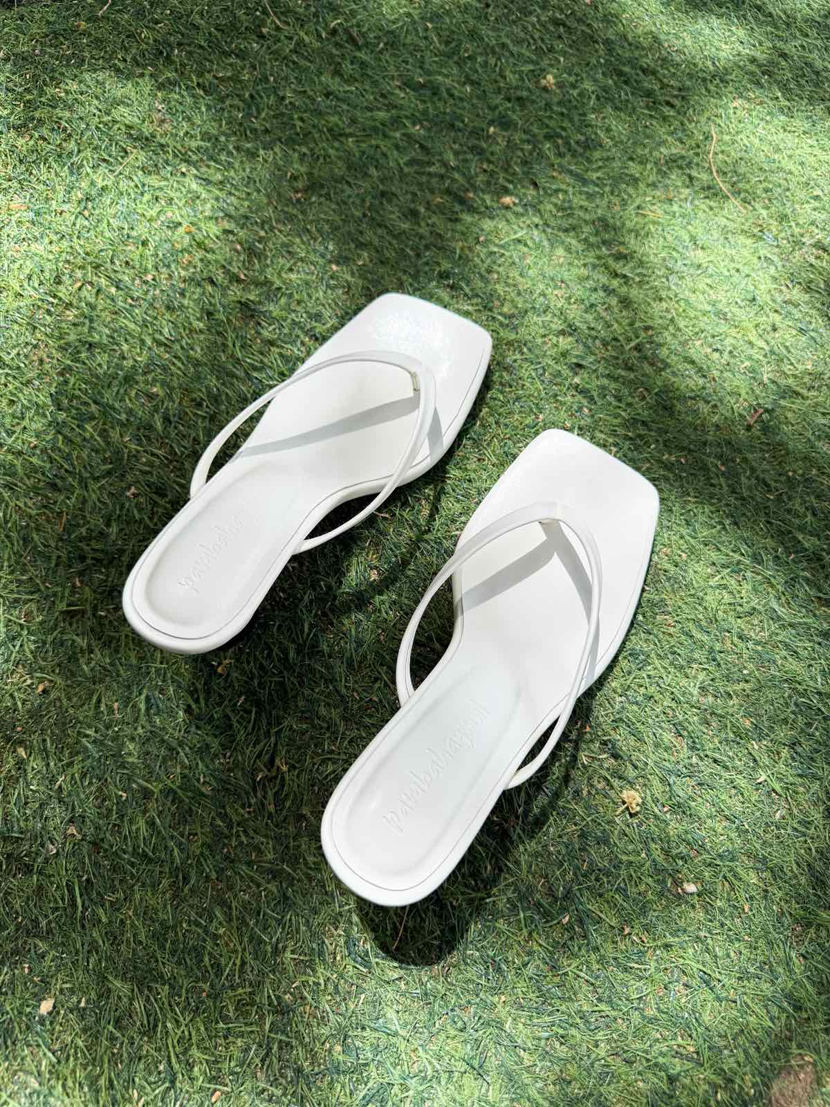 Pambahaymnl Heeled Leather Flip Flop