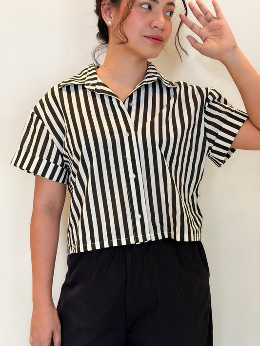 Pambahaymnl Striped Cropped Button Shirt