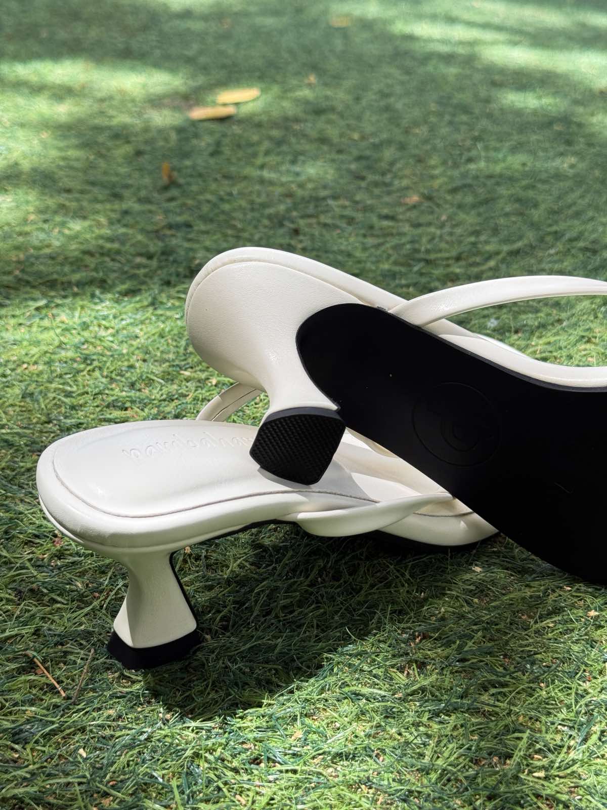 Pambahaymnl Heeled Leather Flip Flop