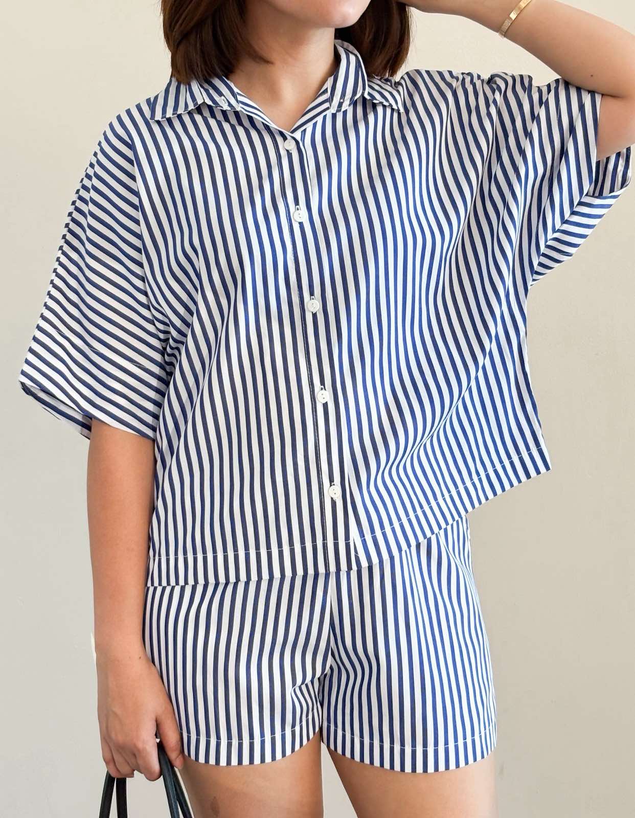 Pambahaymnl Batwing Buttoned Set
