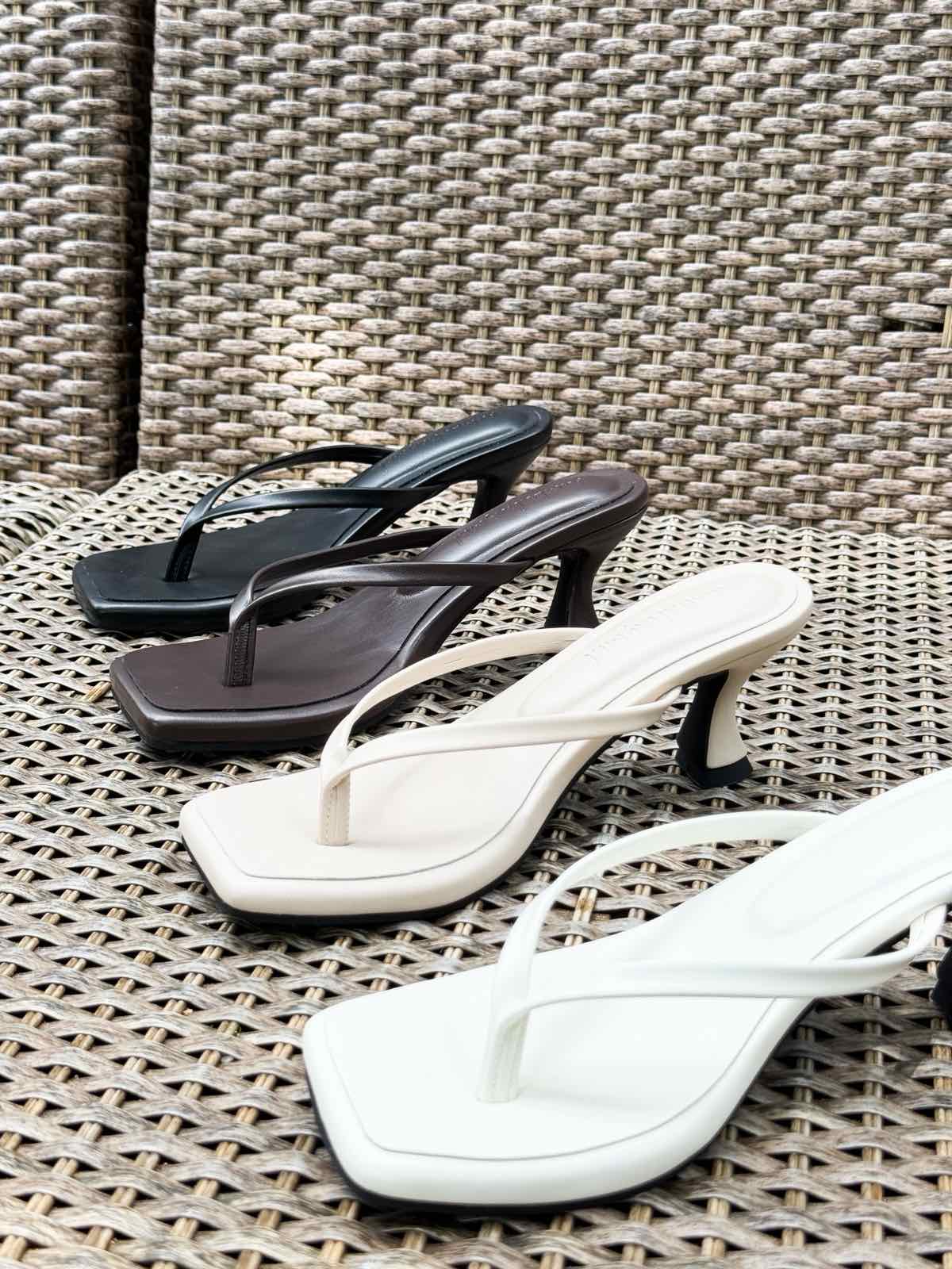Pambahaymnl Heeled Leather Flip Flop