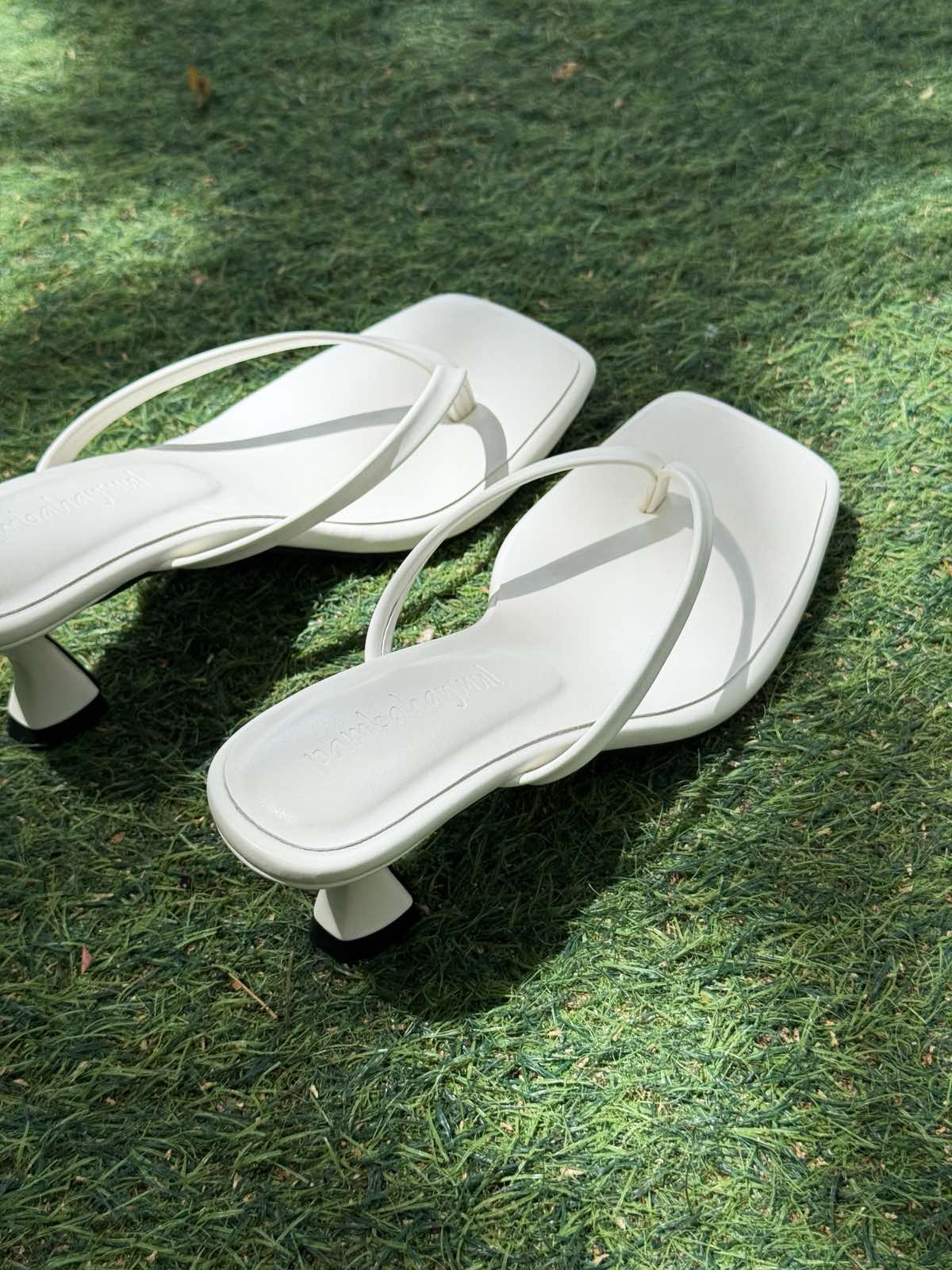 Pambahaymnl Heeled Leather Flip Flop