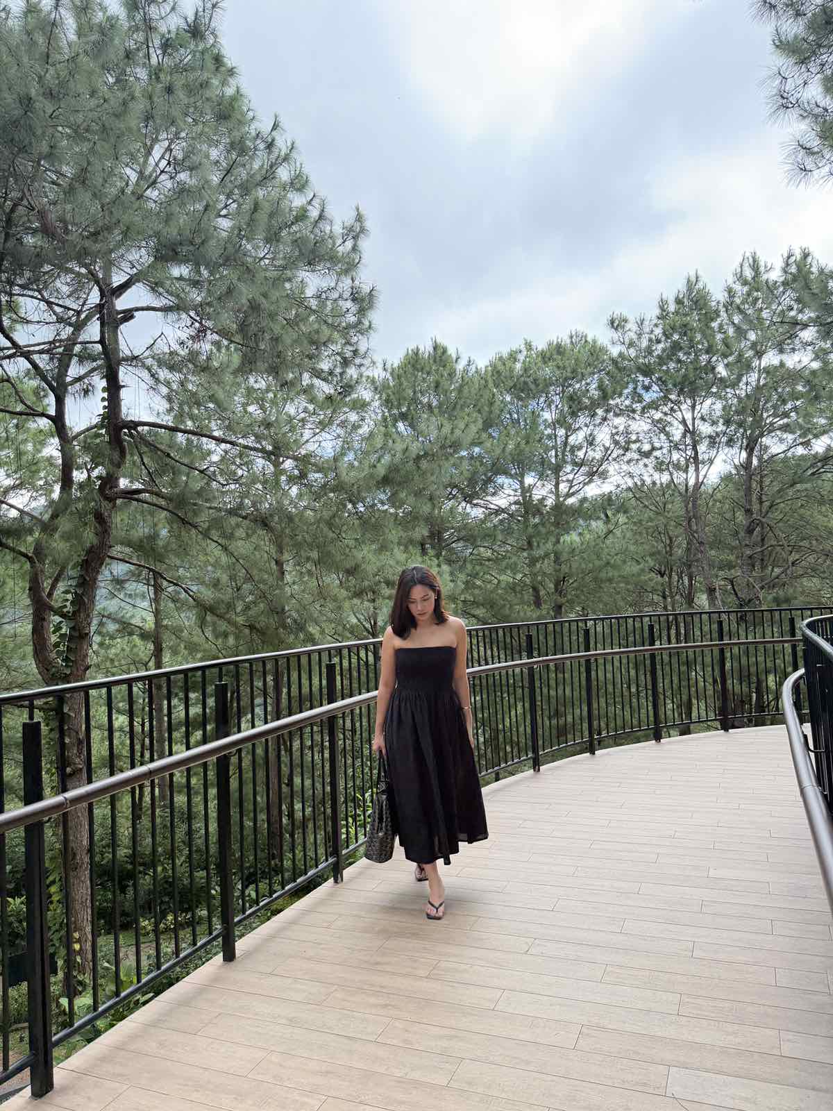 Pambahaymnl Smocked Linen Midi Dress
