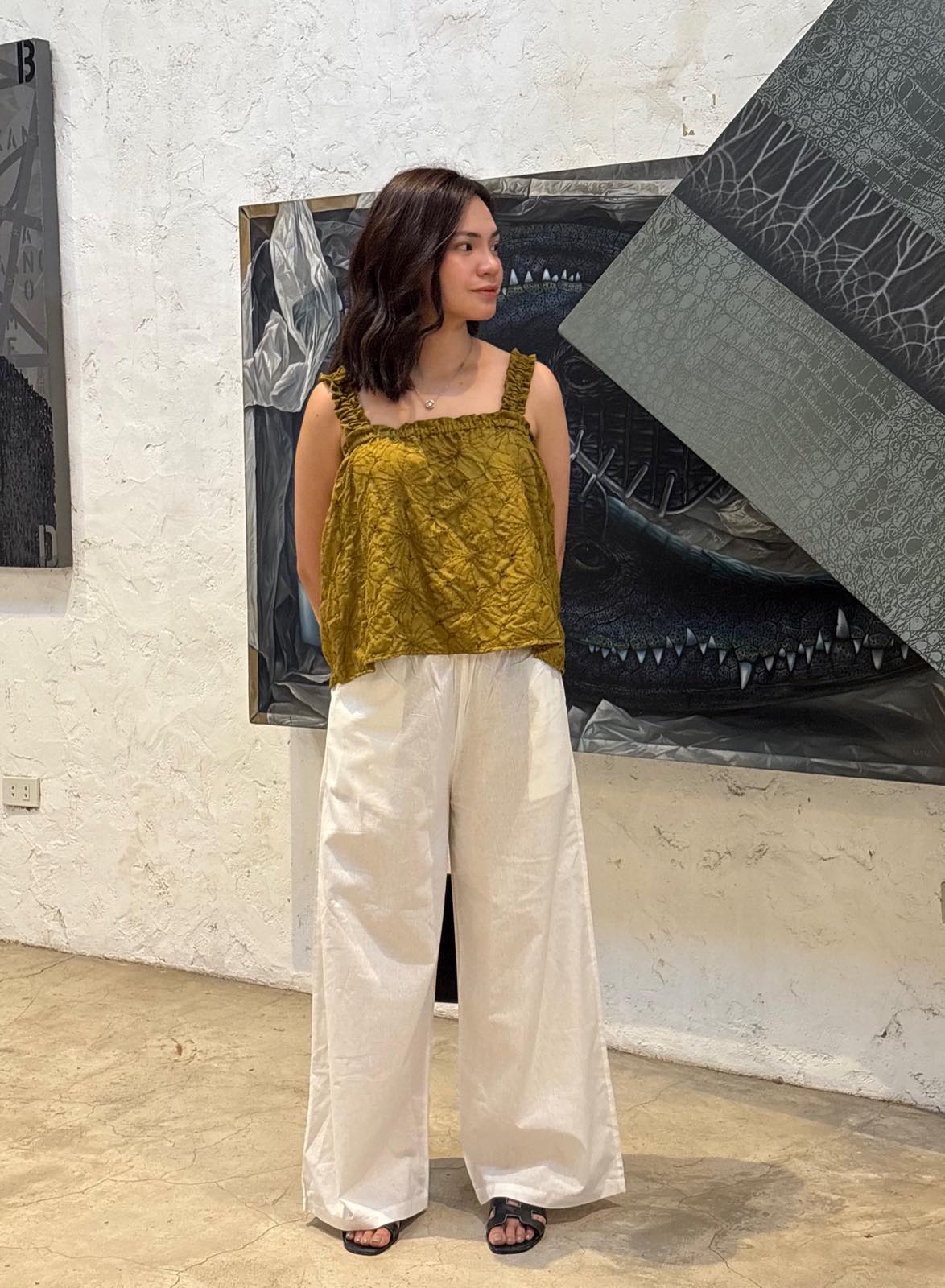 Pambahaymnl Eyelet Gathered Top