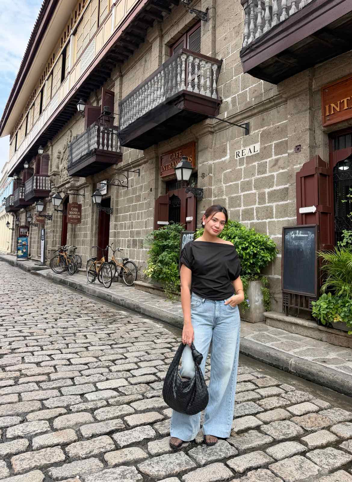 Pambahaymnl Drape Top