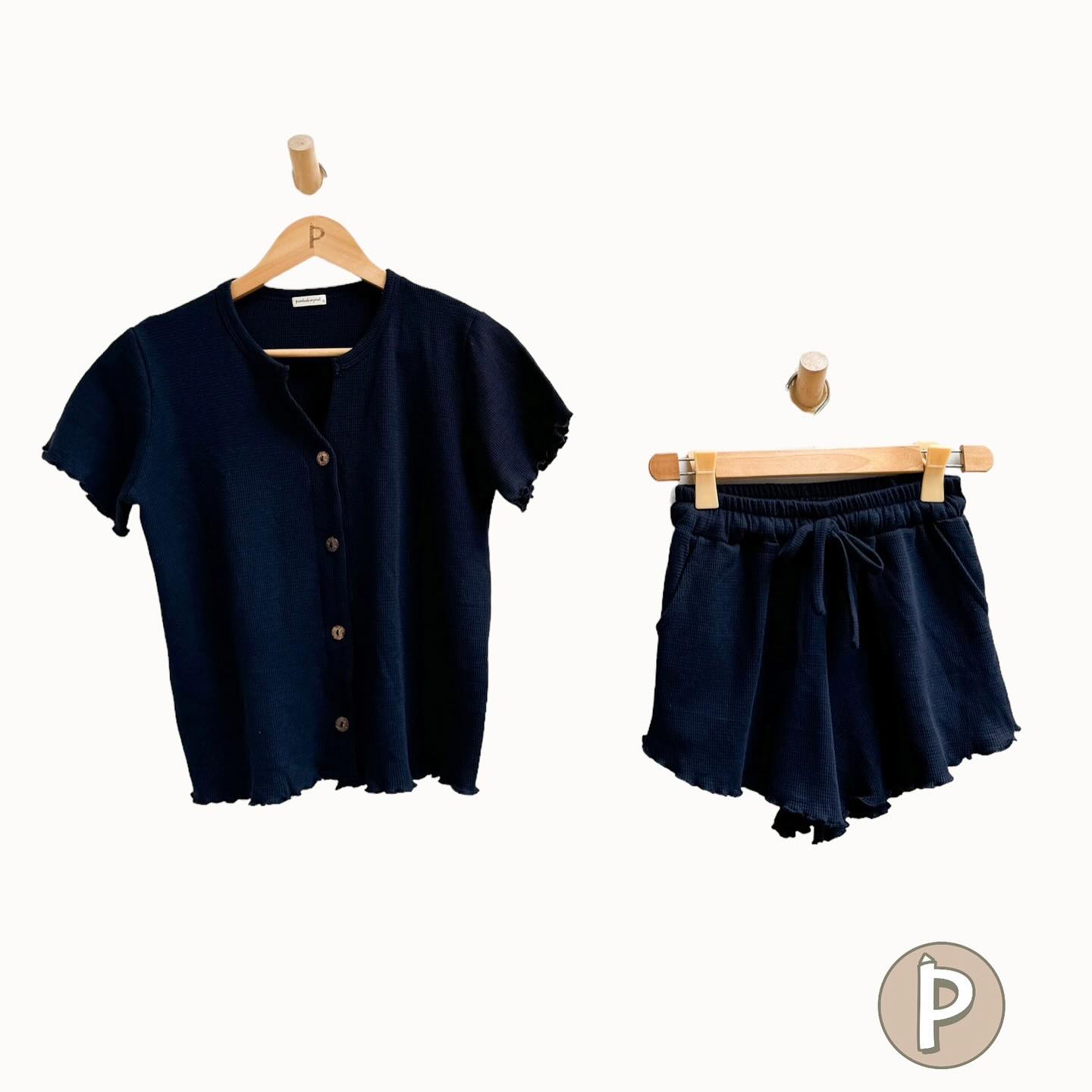 Pambahaymnl Buttoned Waffle Set