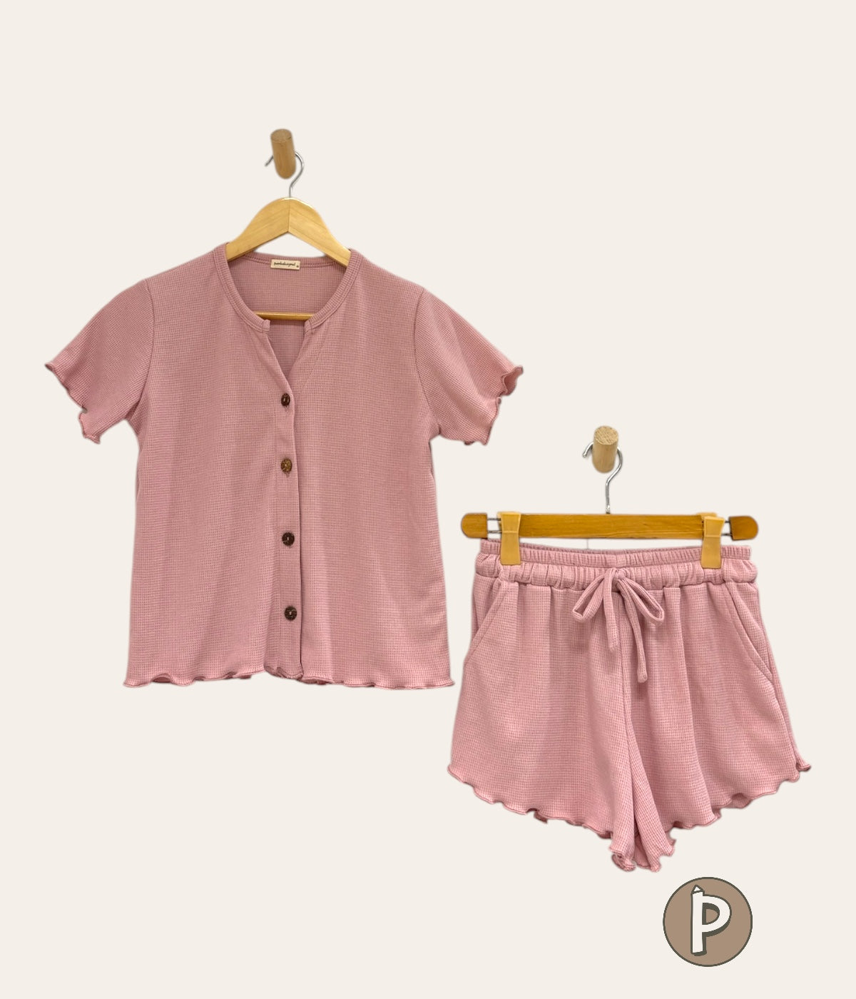 Pambahaymnl Buttoned Waffle Set