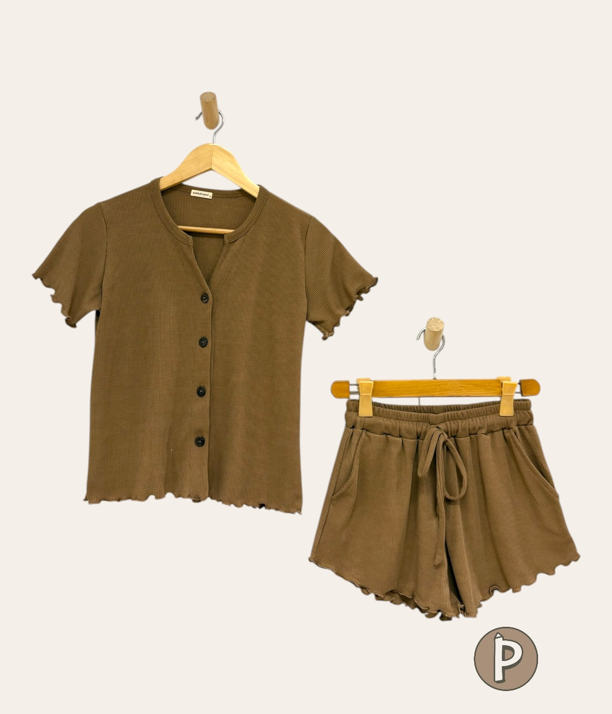 Pambahaymnl Buttoned Waffle Set