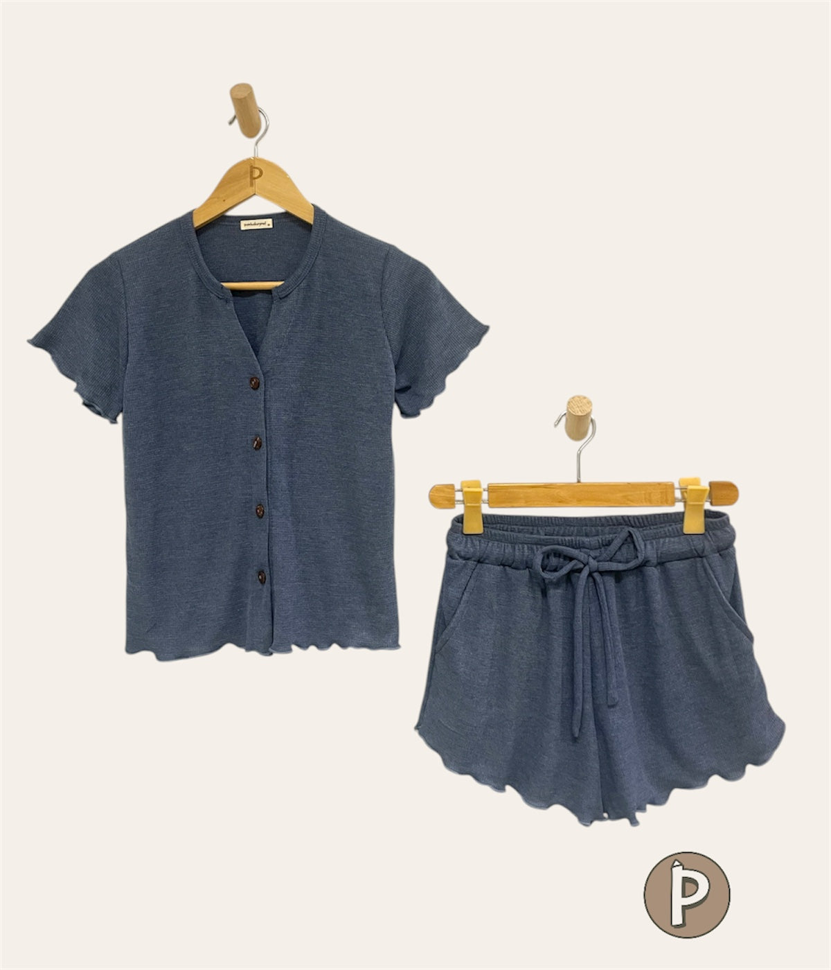 Pambahaymnl Buttoned Waffle Set