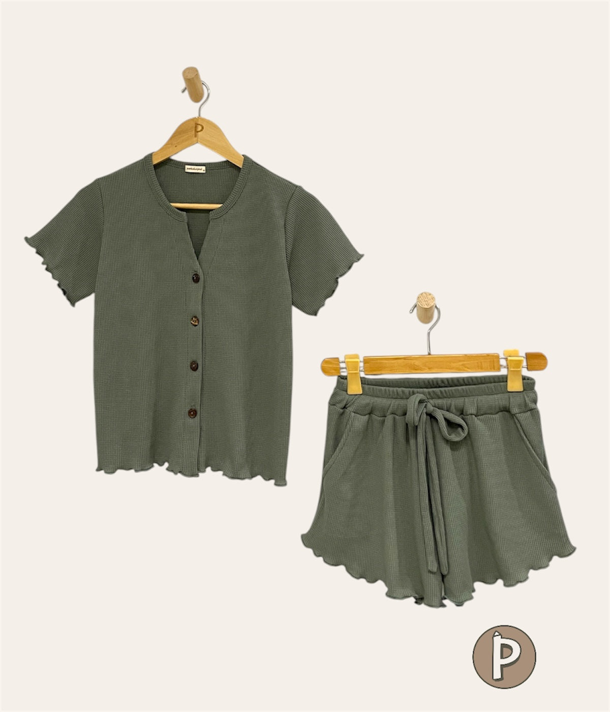 Pambahaymnl Buttoned Waffle Set