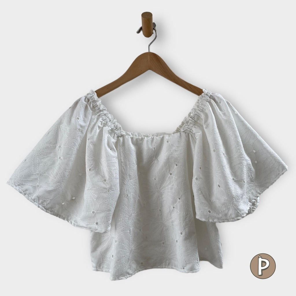 Pambahaymnl Eyelet Puff Top