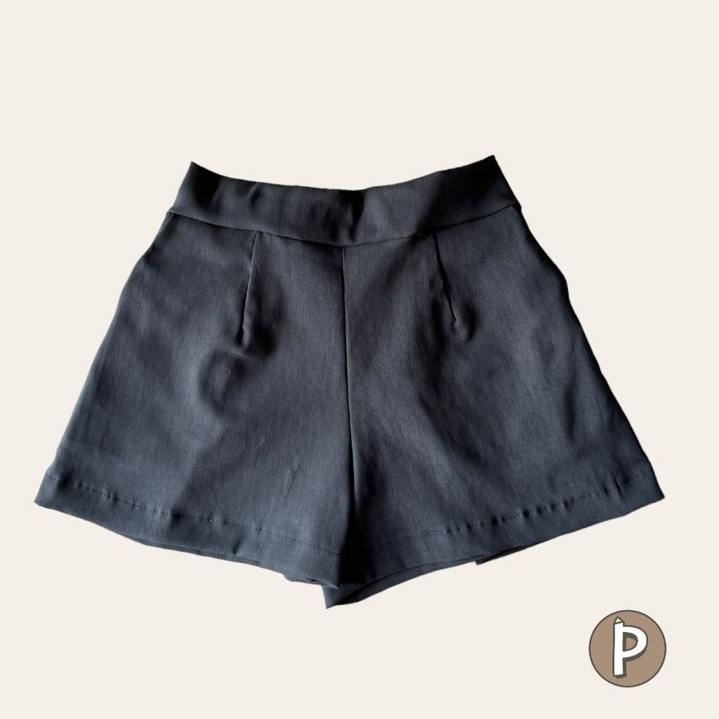 Pambahaymnl Tucked Woven Short