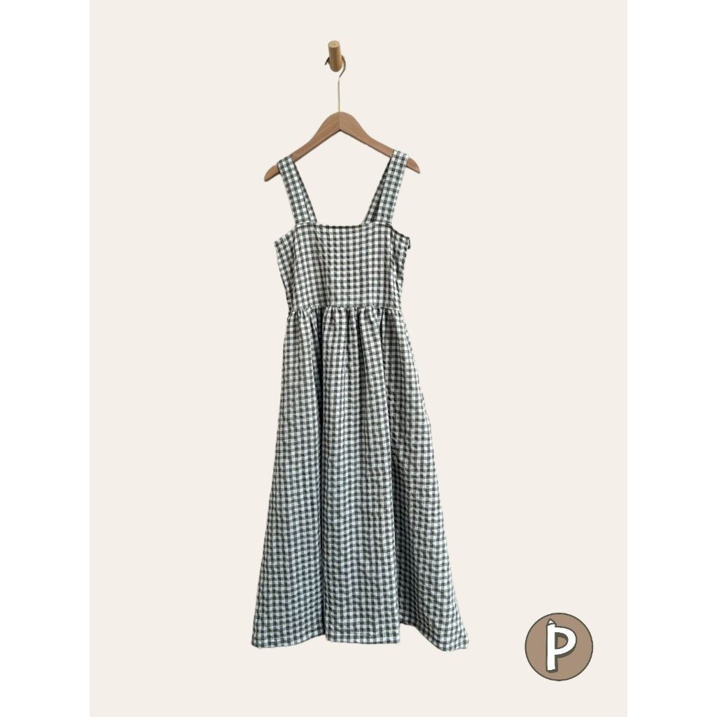 Pambahaymnl Gingham Smocked Dress