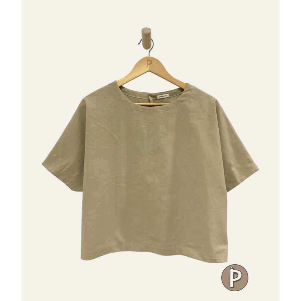 Pambahaymnl Batwing Linen Top