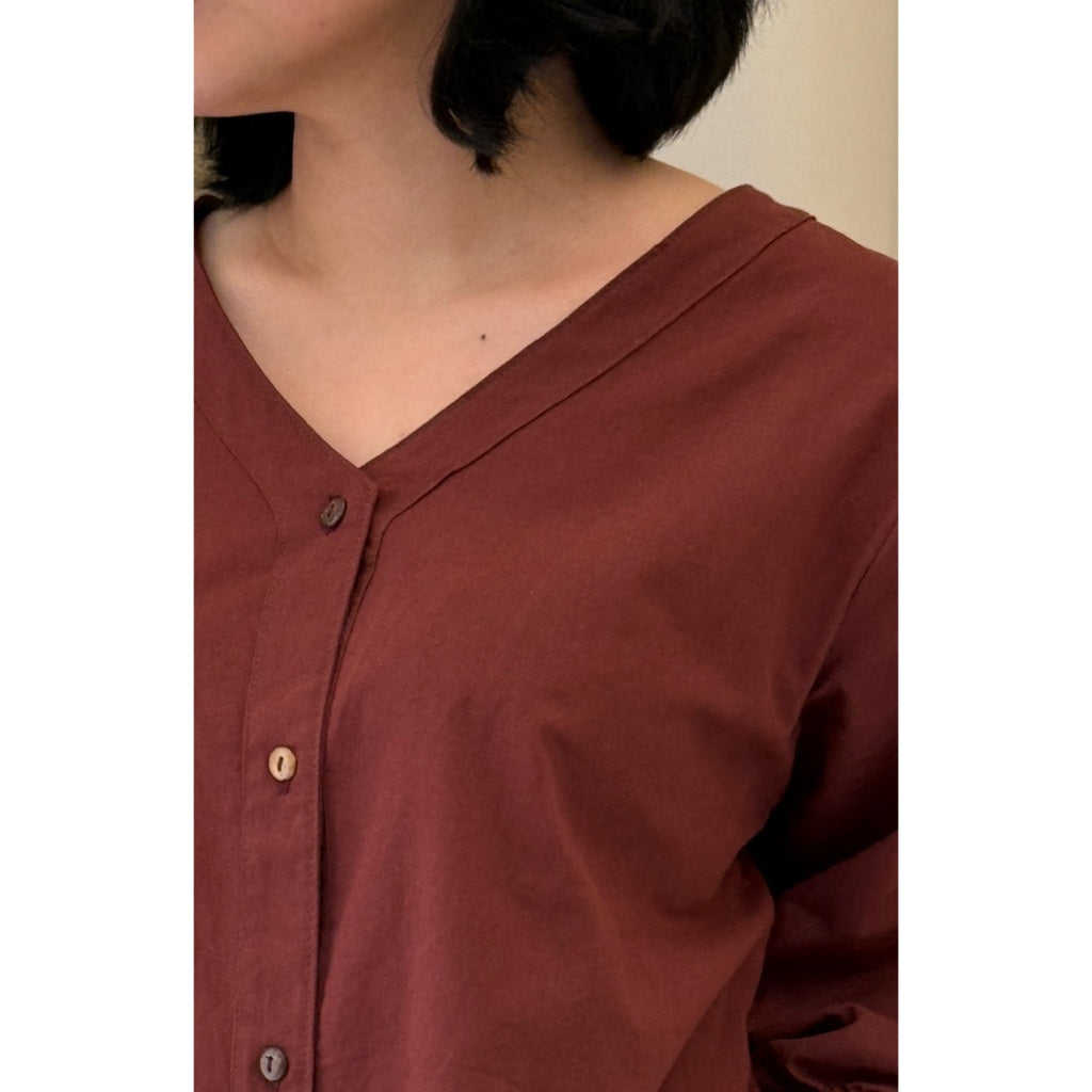 Pambahaymnl V-neck Button Volume Sleeve Blouse