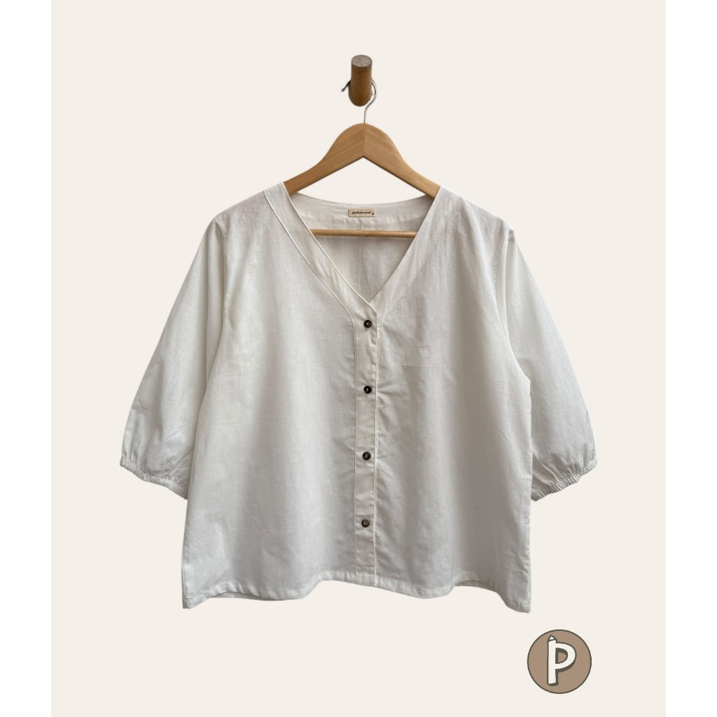 Pambahaymnl V-neck Button Volume Sleeve Blouse