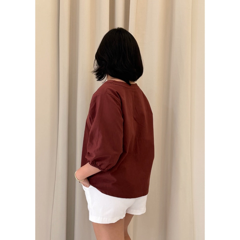 Pambahaymnl V-neck Button Volume Sleeve Blouse