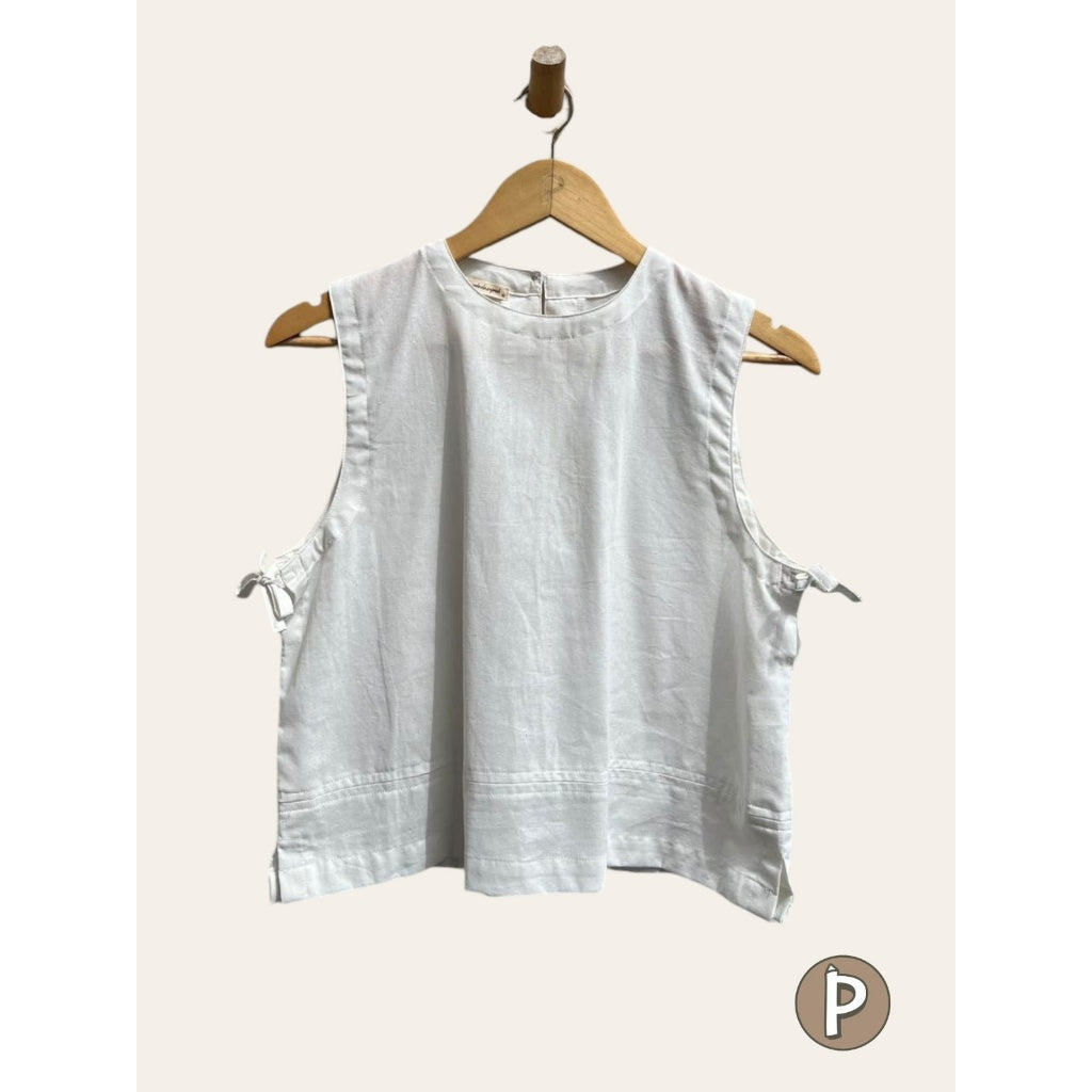 Pambahaymnl Side Bow Sleeveless Linen Top