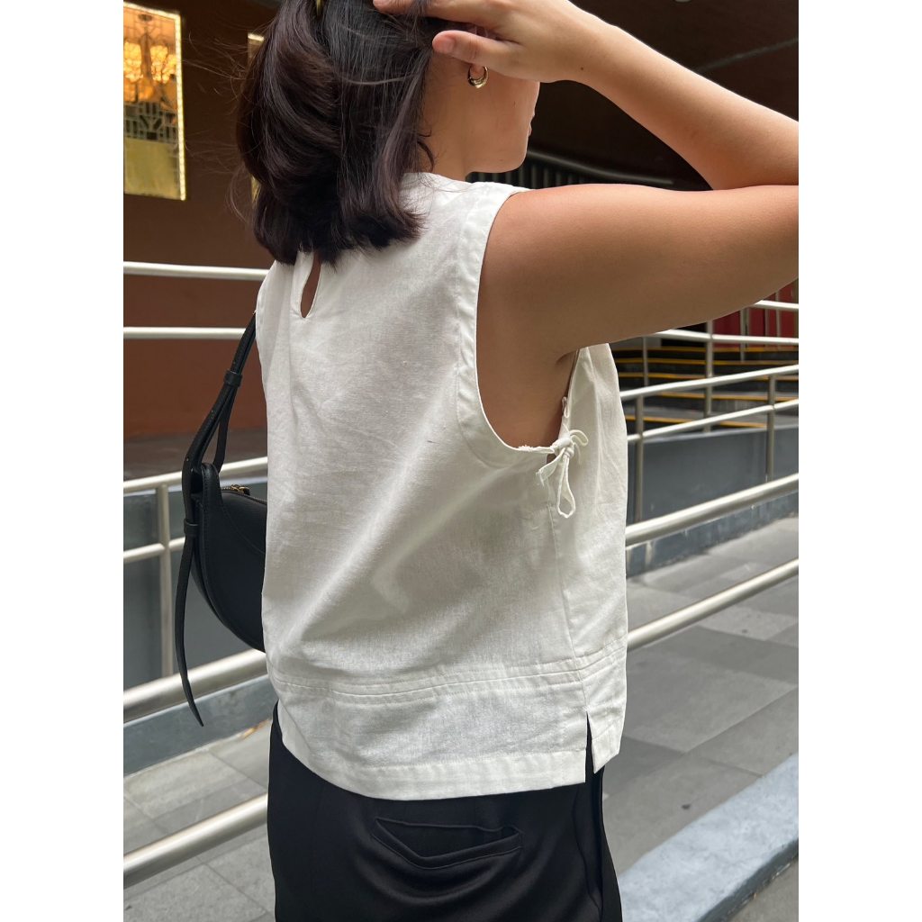 Pambahaymnl Side Bow Sleeveless Linen Top