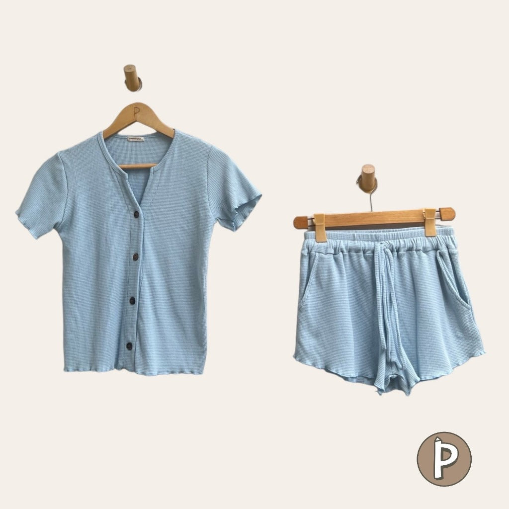 Pambahaymnl Buttoned Waffle Set