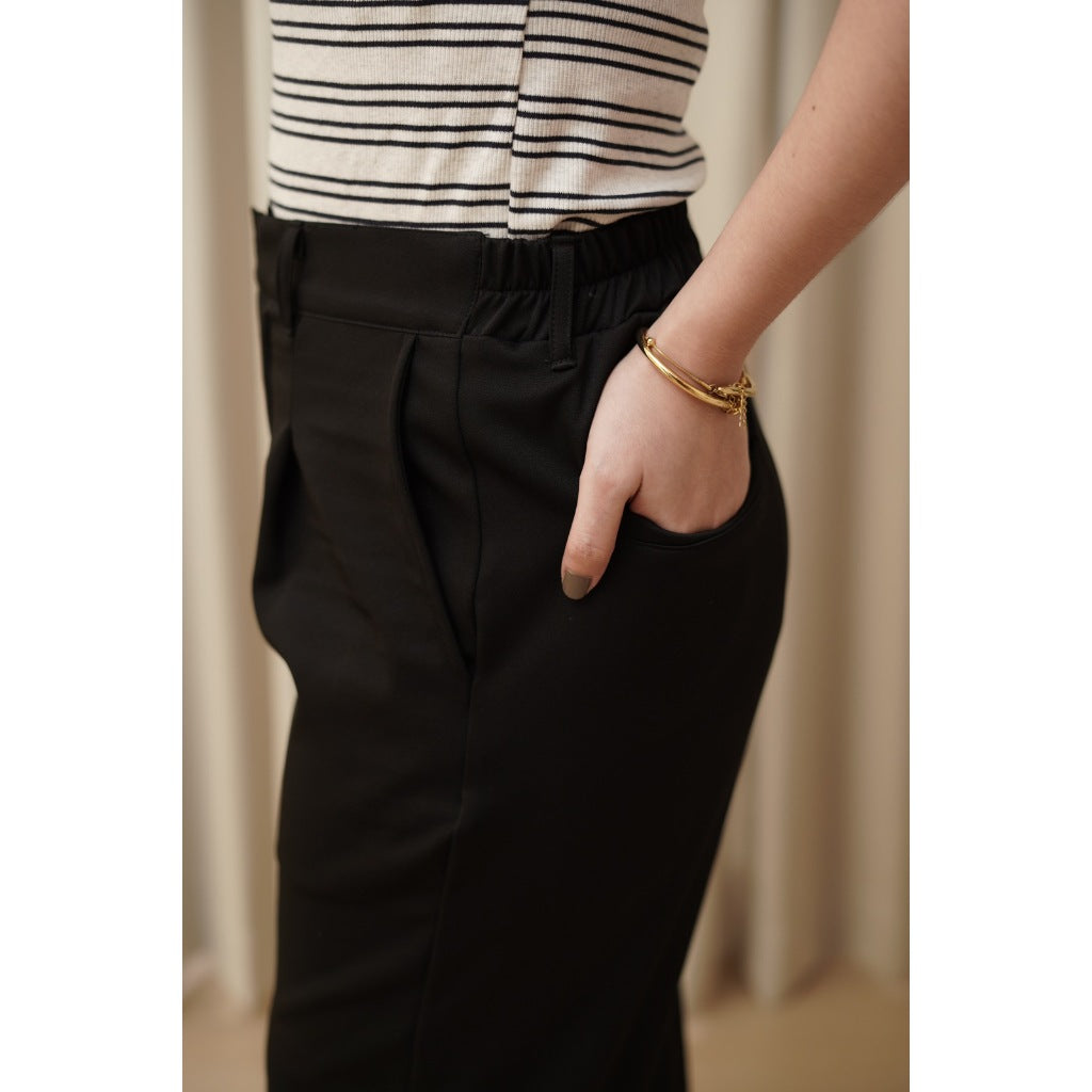 Pambahaymnl Twill Pleated Pants