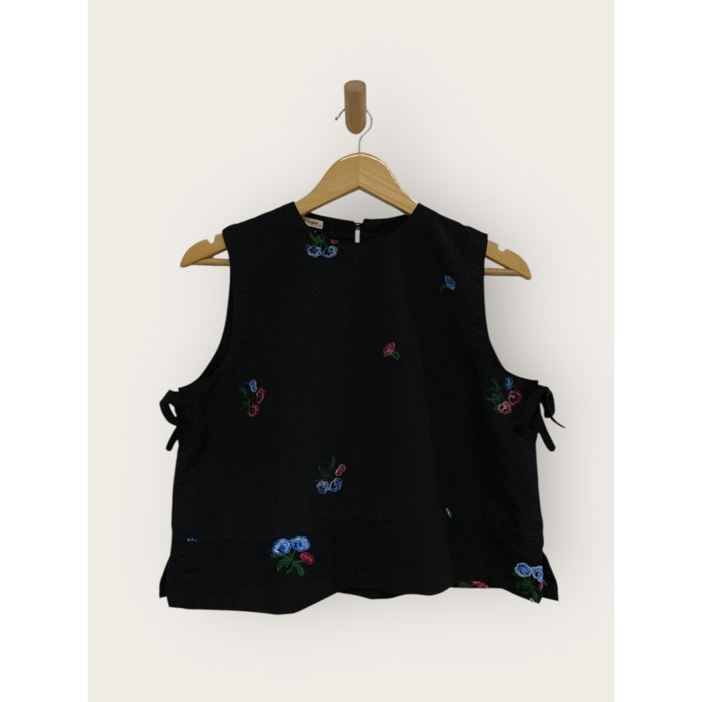 Pambahaymnl Floral Side Bow Sleeveless Poplin Top