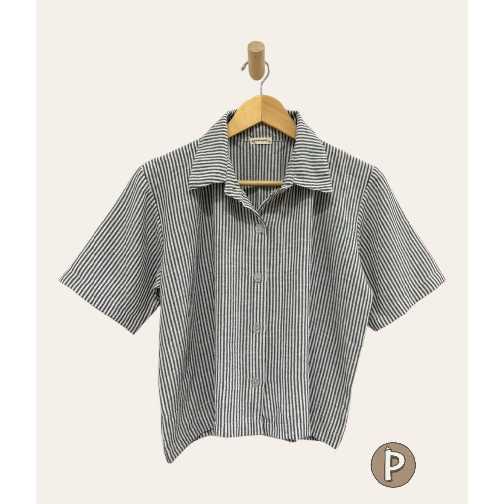 Pambahaymnl Stripes Buttoned Top