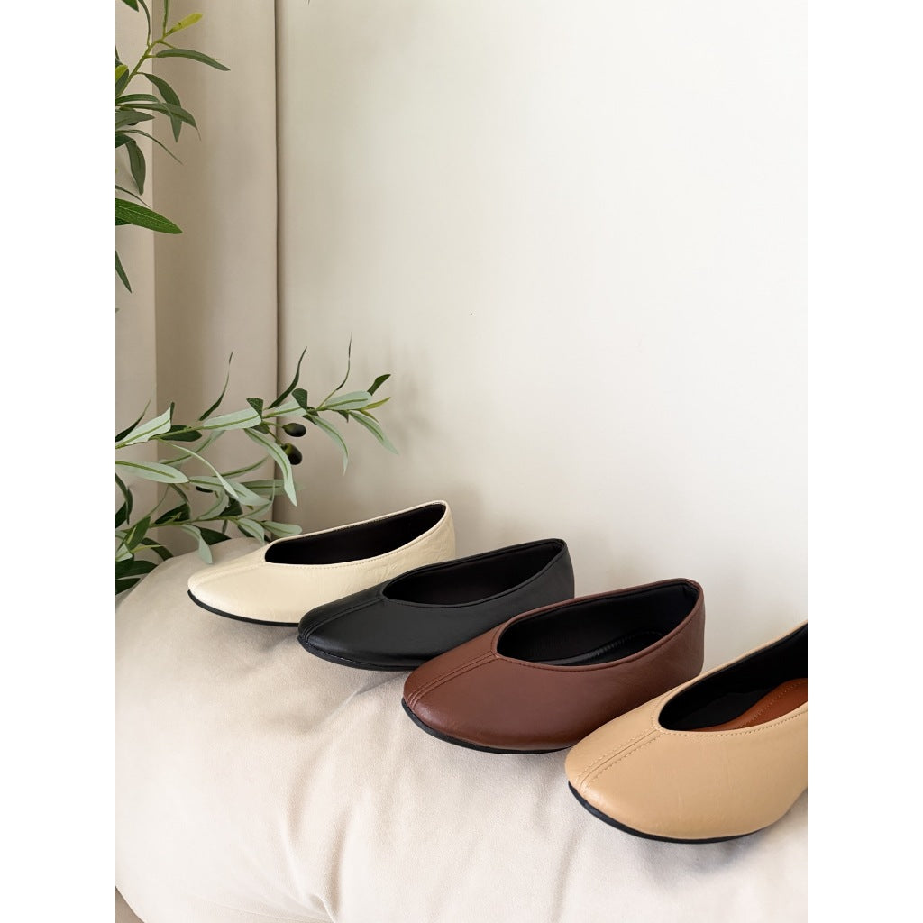 Pambahaymnl Leather Ballet Flats